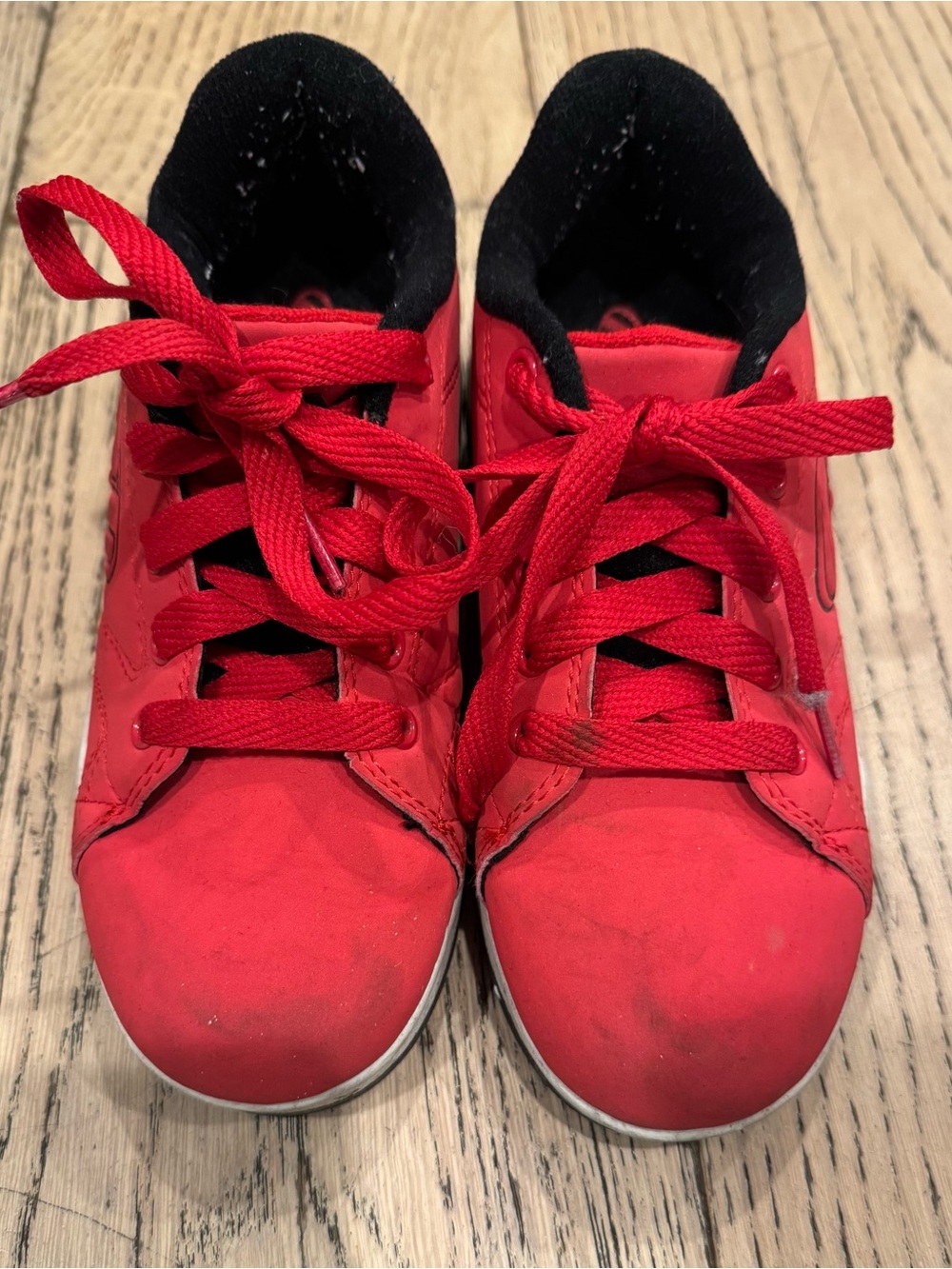 Kids Red Lace-Up Heelys Roller Skate Shoes Unisex size 3 M